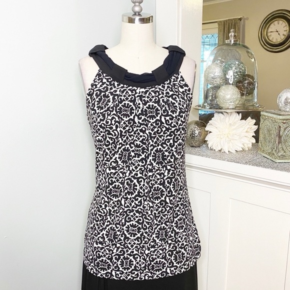 White House Black Market Tops - White House Black Market Tank Top Pleated Sleeveless Blouse XS
